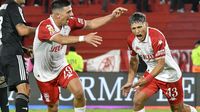 Huracán avanzó con victoria sobre Riestra