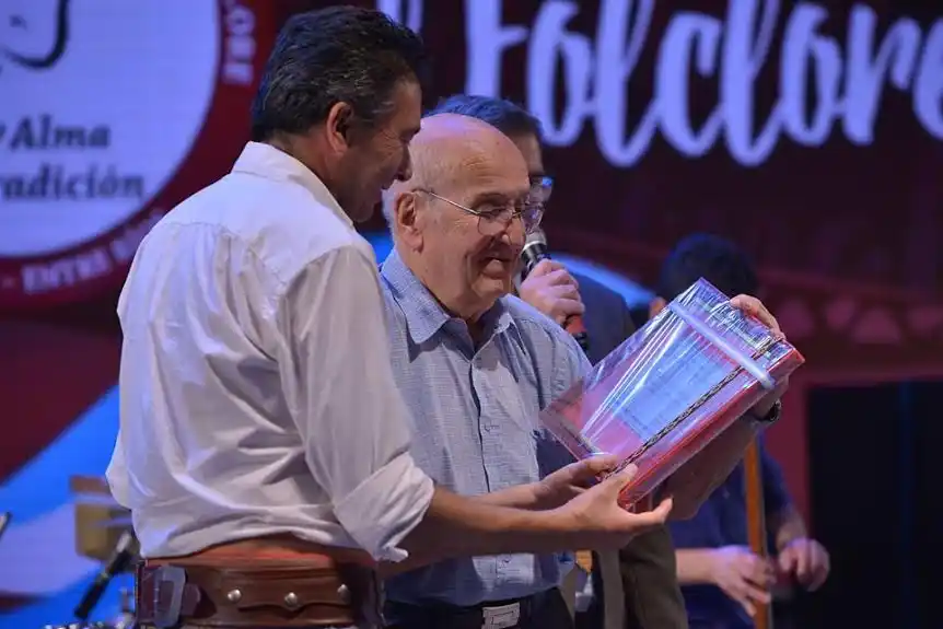 Homenajearon a Don Mario Alarcón Muñiz