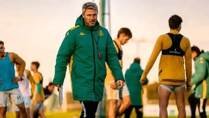 El entrenador de Aldosivi dialogó con QZ Noticias.