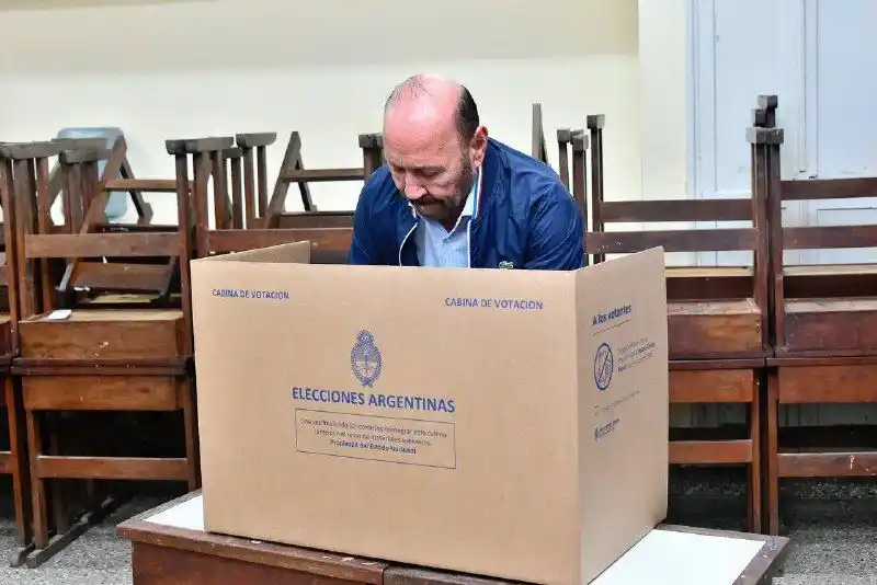 Gildo Insfrán destacó la importancia del 
compromiso cívico de las nuevas generaciones