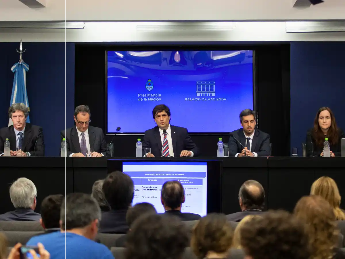 Cuáles son las medidas adoptadas por el Gobierno para reprogramar los pagos de deuda 