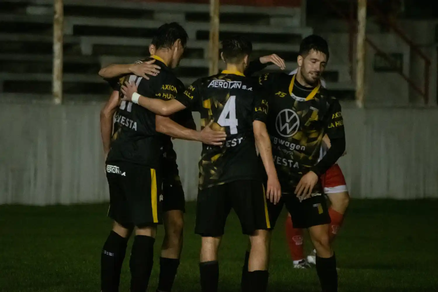 Olimpo eliminó a Huracán y es finalista de la Copa Aiello