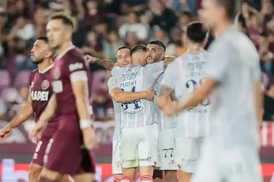 Empate con sabor amargo para Unión SF ante Lanús