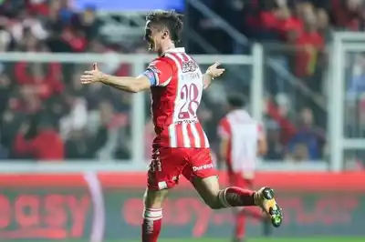 Unión se armó con un "golón" y penal atajado: ¡1-0!
