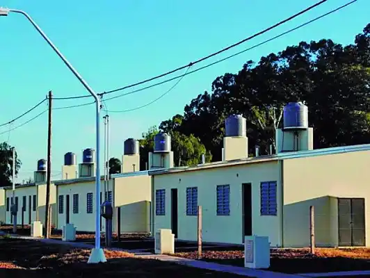 Se firmaron los contratos de obra de 90 viviendas para docentes entrerrianos