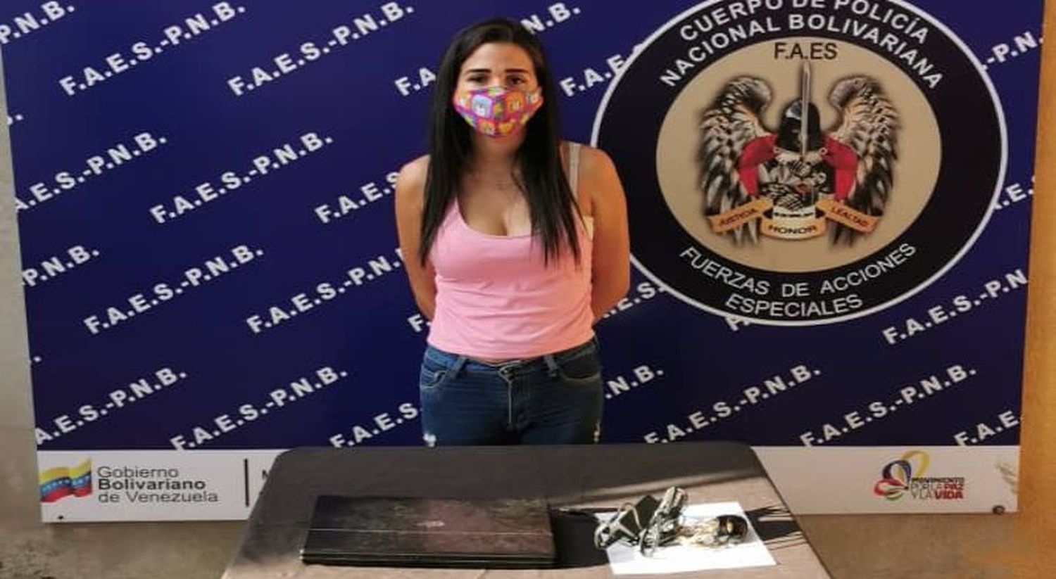 FAES detiene a mujer por hacer videos «Animal Crush» y venderlos