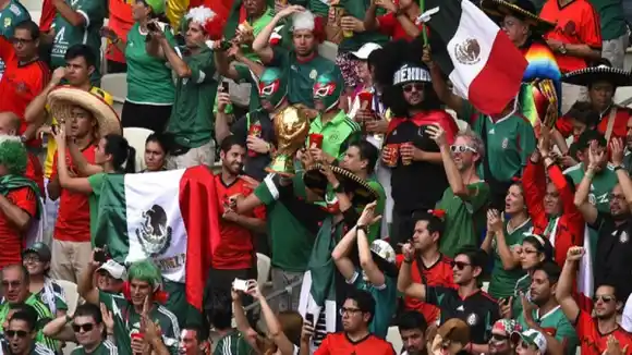 ¡Una broma PESADA en Qatar 2022! Latigazos contra mexicano que llevaba tequila al mundial es un FAKE