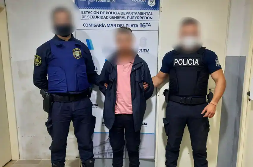 El taxista dudó, se acercó a un retén y detienen al pasajero: tenía celulares robados