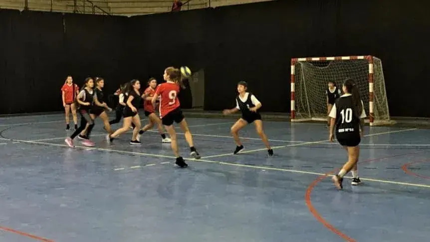 Dickens fue el gran protagonista de la Etapa Local de Handball