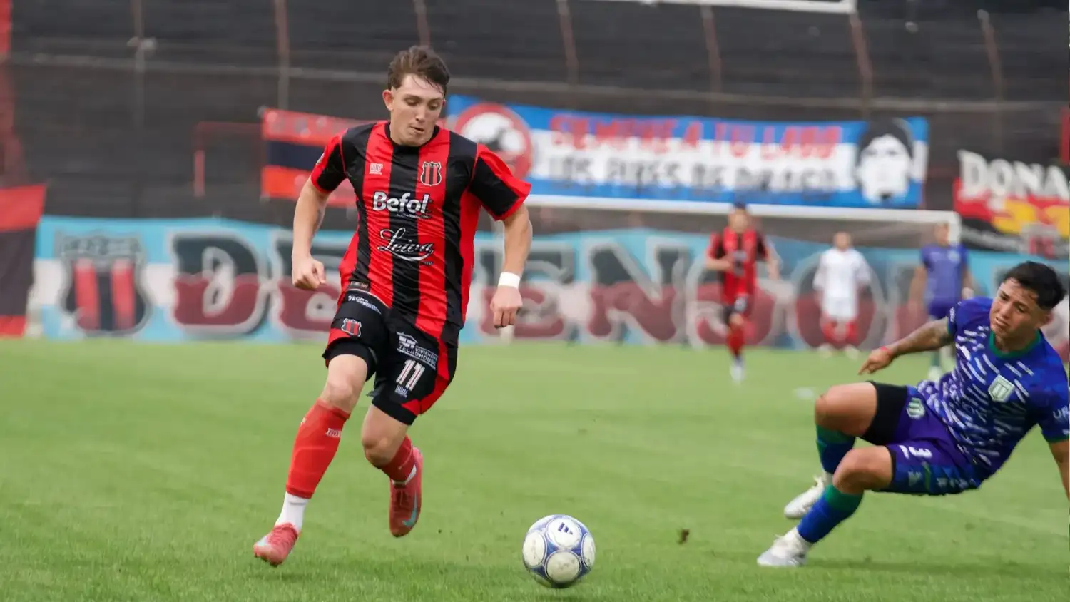 Defensores terminó de hundir a San Miguel.