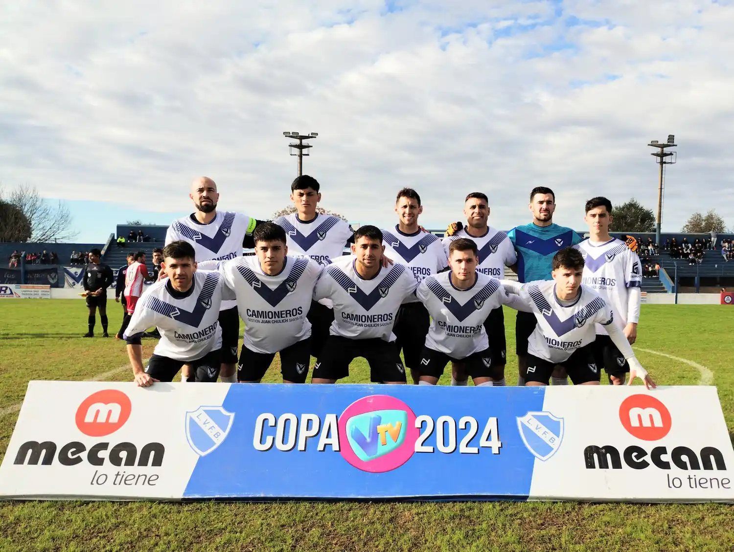 Rivadavia recibe al líder Carmelense en busca de la recuperación.