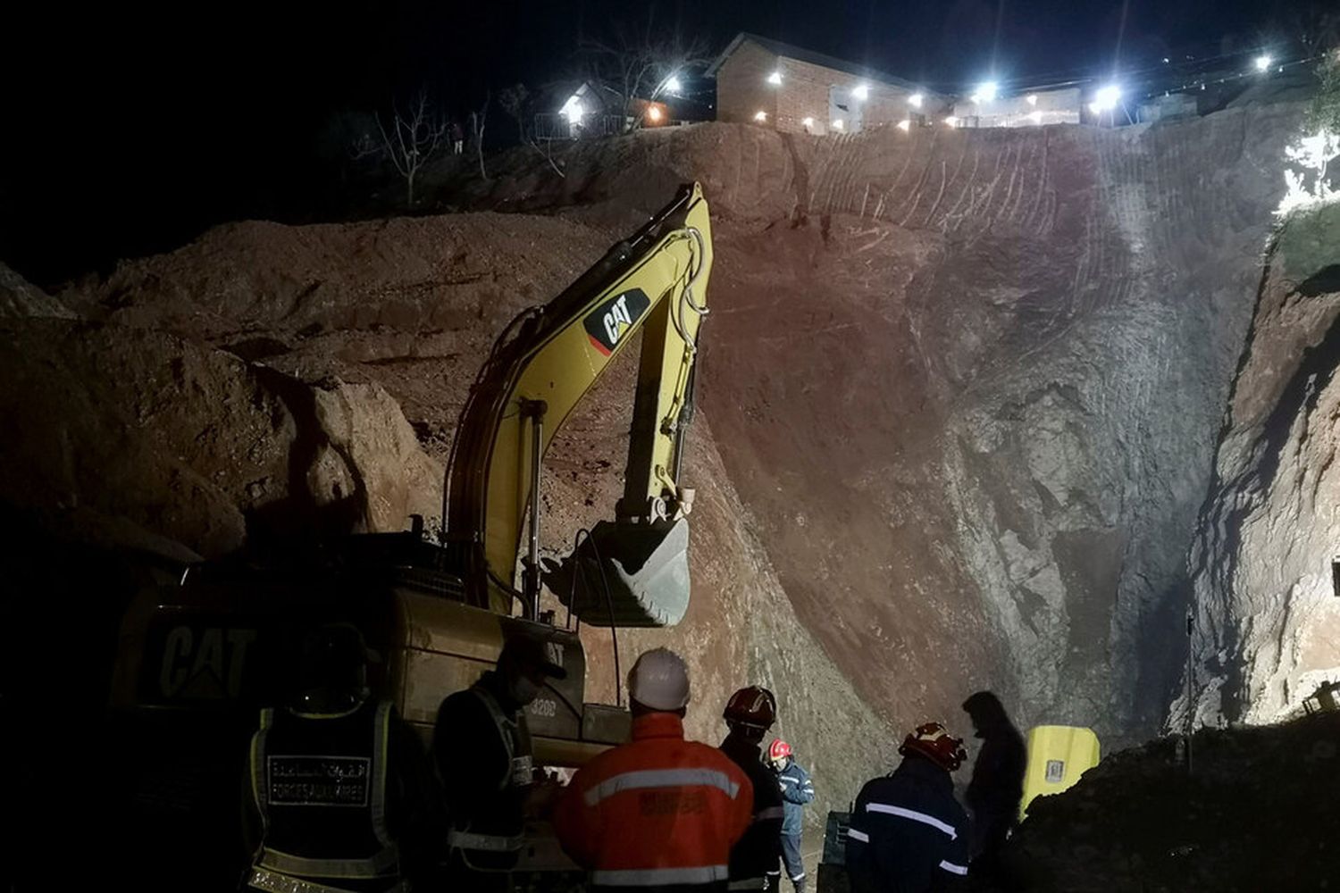 Conmoción en Marruecos: rescataron muerto al niño que cayó a un pozo de 32 metros