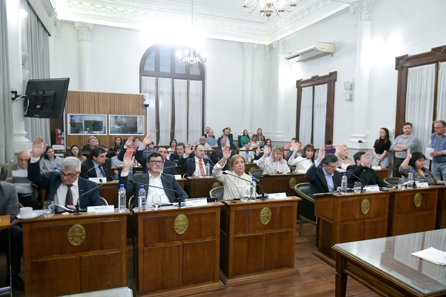 El Senado fue convocado a sesionar este jueves: avanzaría con la reforma política
