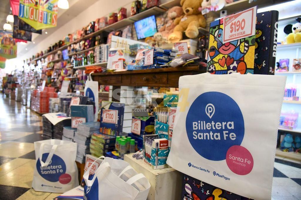 Se presentó la canasta escolar promocional con reintegro de Billetera Santa Fe
