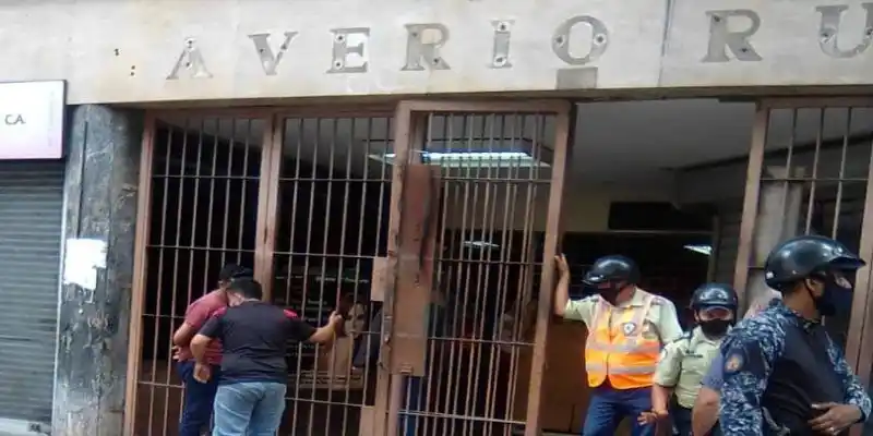 «Alcaldía de Caracas autorizó a colectivos invadir edificio Saverio Russo»