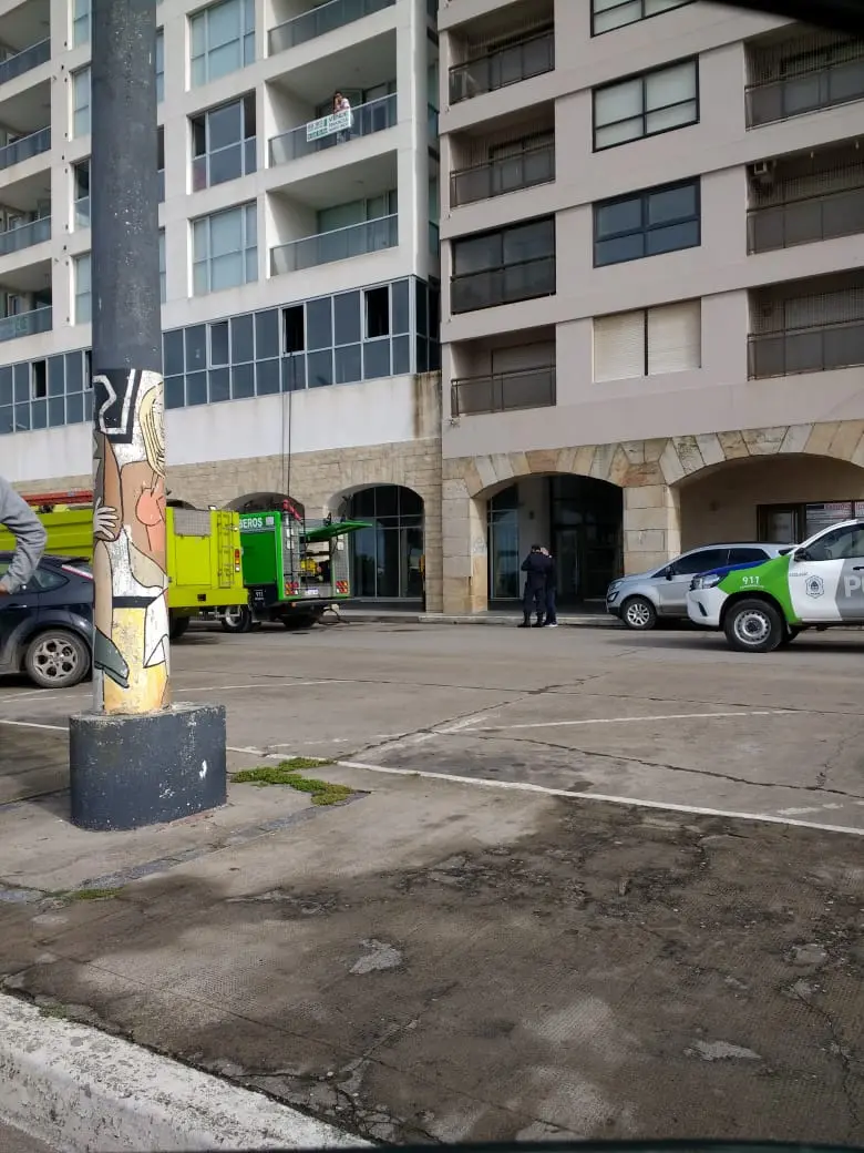 Incendio en un edificio de la avenida 2