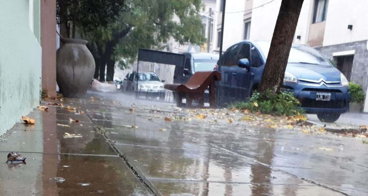Persiste la alerta meteorológica y se espera abundante lluvia