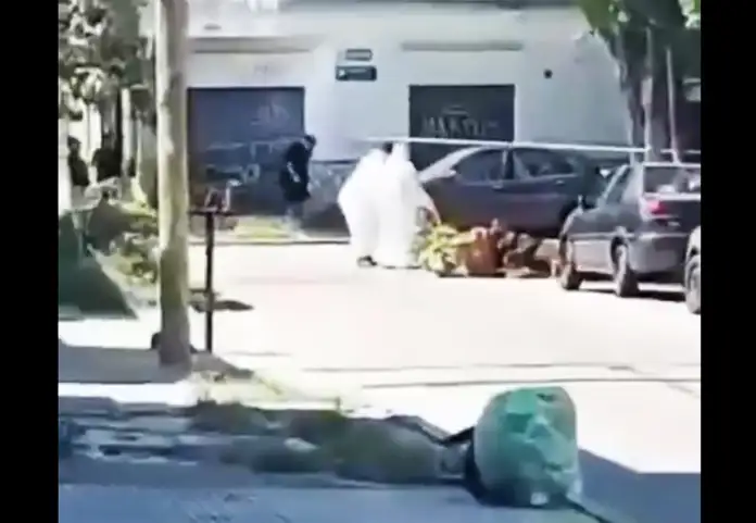 La Policía Científica, trabajando en el lugar del espantoso hallazgo. (X/@n3fnoticias)