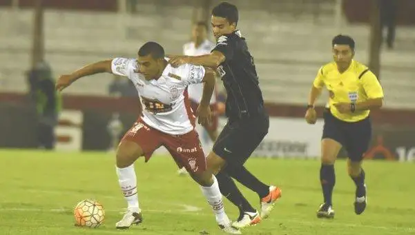 Huracán igualó 0-0: ¿el arco medio lleno o medio vacío?