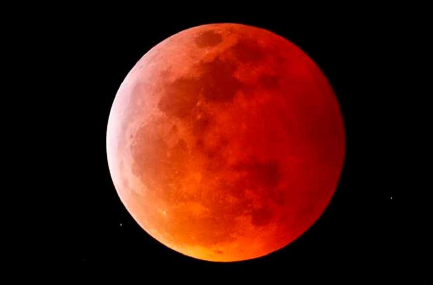 Comenzó el eclipse de luna roja: ¿dónde y cómo se pudo ver?