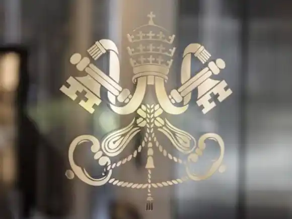 No al diaconado femenino, aunque la sentencia no es definitiva