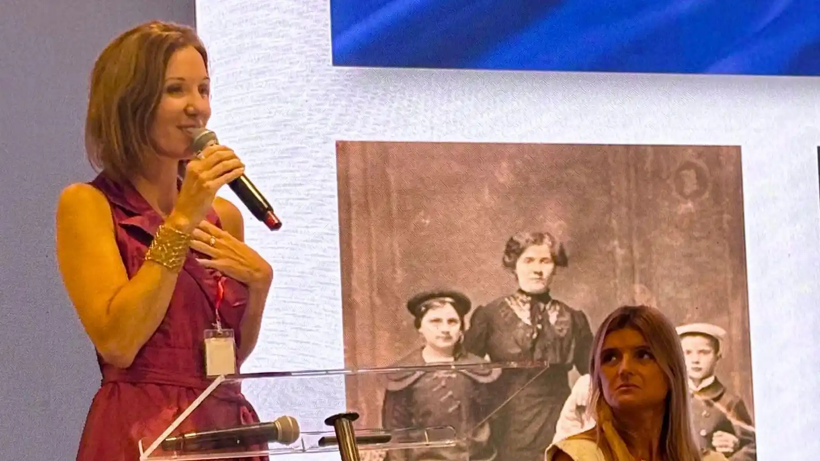 Diana Arias en la Cumbre croata en San Pablo
