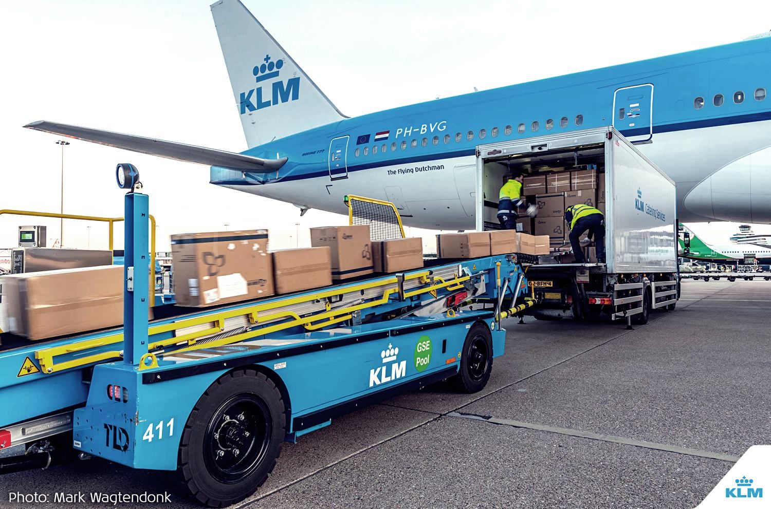 KLM presentó una nueva solución para llevar carga en la cabina