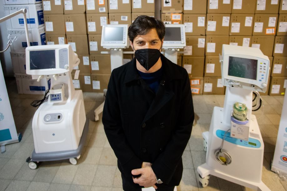 Provincia entregó más de 170 nuevos respiradores a 42 municipios: "Es una etapa muy dura", dijo Kicillof