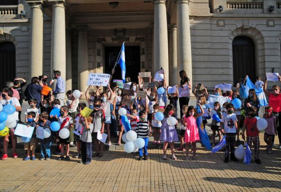 Padres y docentes bregan porque se garantice la presencialidad durante este ciclo lectivo
