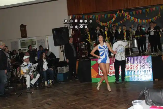 Se realizó una competencia de Samba con invitados de Brasil