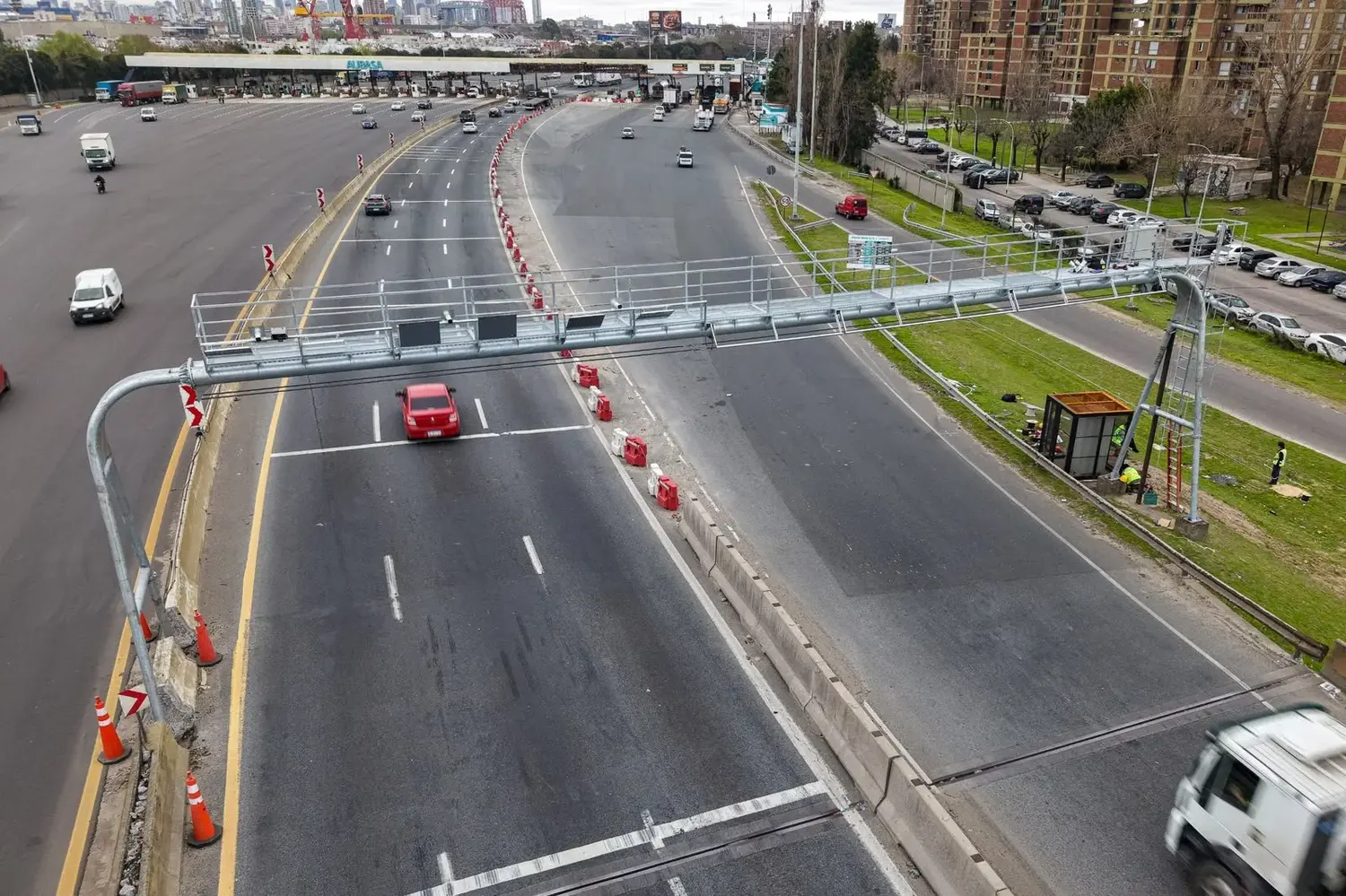Ya funciona el primer pórtico Free flow de la concesión de la Autopista Buenos Aires La Plata