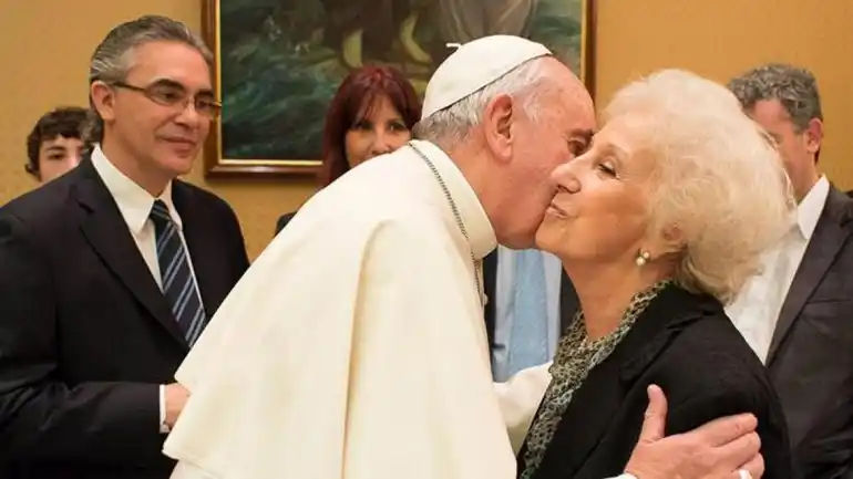 El papa Francisco recibió a Estela de Carlotto en Santa Marta