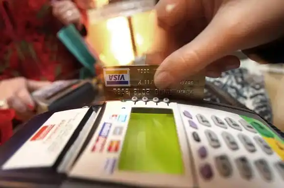 BCRA recorta a ocho días  el plazo para que pequeños  comercios cobren ventas  con tarjeta de crédito