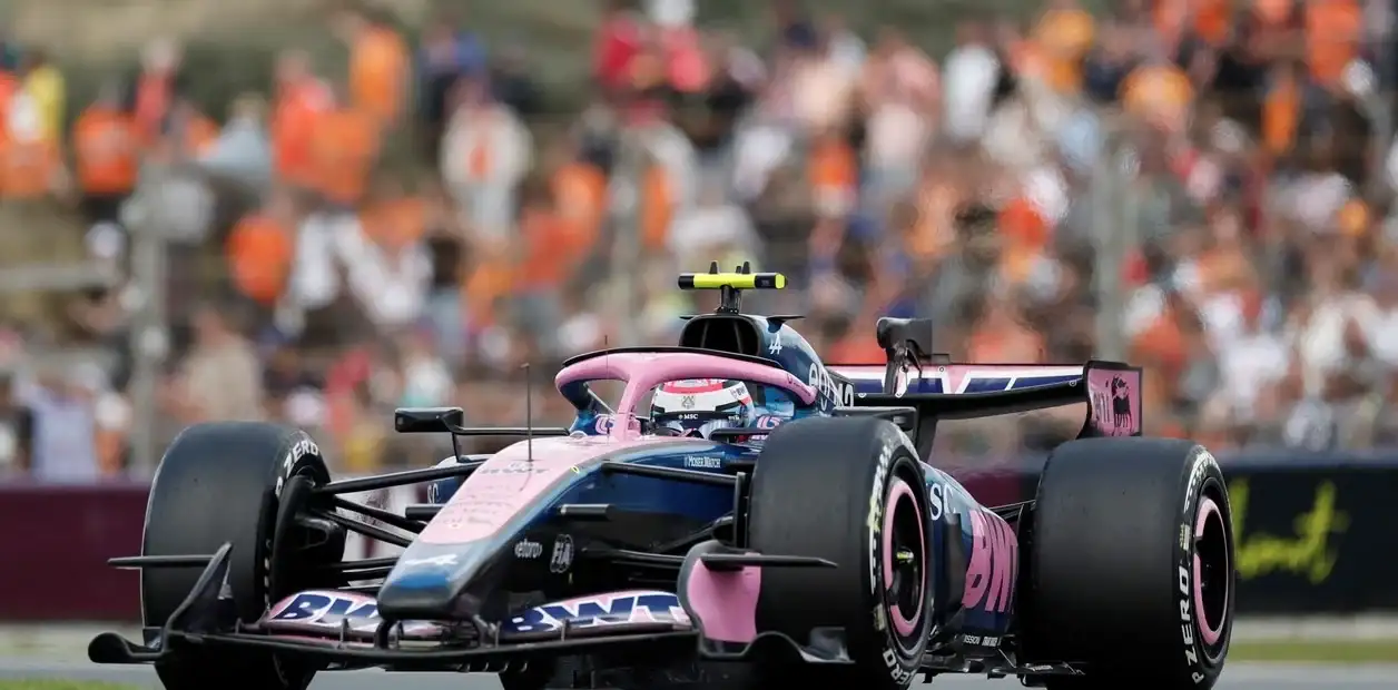Franco Colapinto sufrió por una severa penalización y terminó 14 en el GP de Países Bajos que ganó Lando Norris