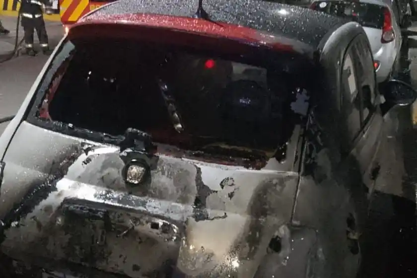 Incendio de un auto.