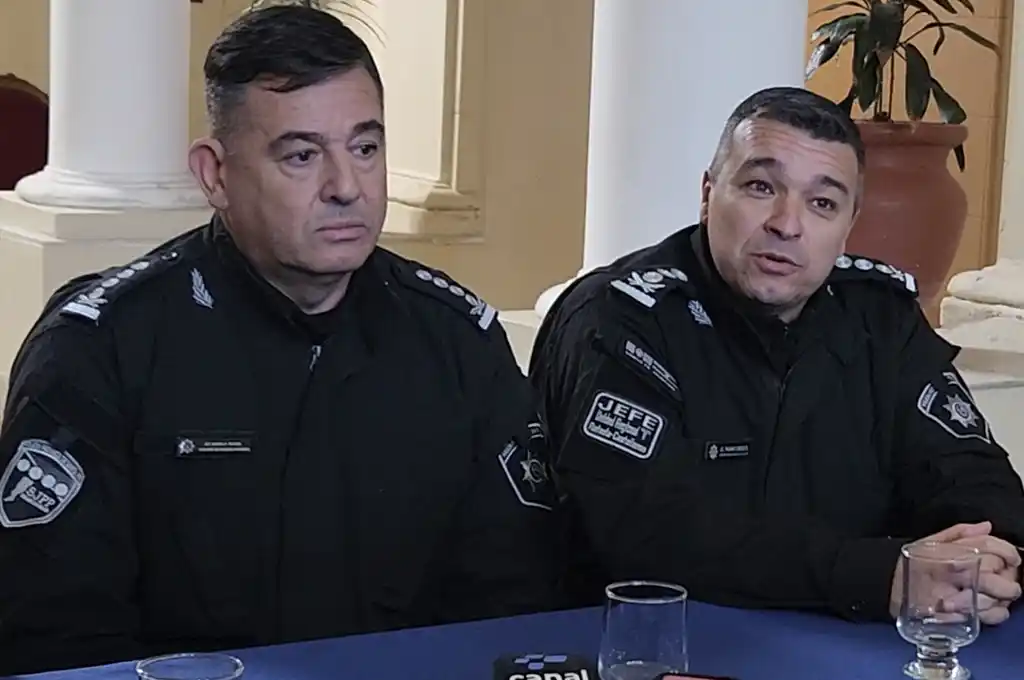 Subjefe de la Policía de la provincia, Daniel Filchel; jefe de la Unidad Regional V, Carlos Pagano | Crédito: RADIO RAFAELA
