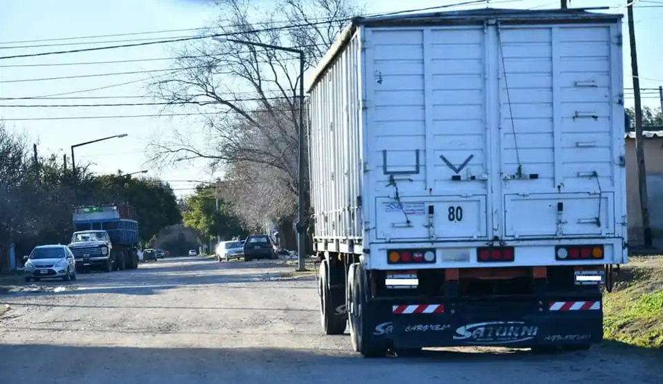 Con la playa de camiones, los vehículos de gran porte no podrán seguir estacionando en el radio urbano.