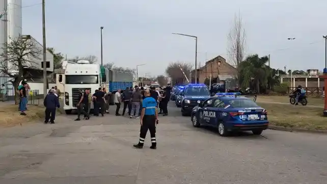 El bloque de camiones obligó a la intervención policial. Foto: Archivo
