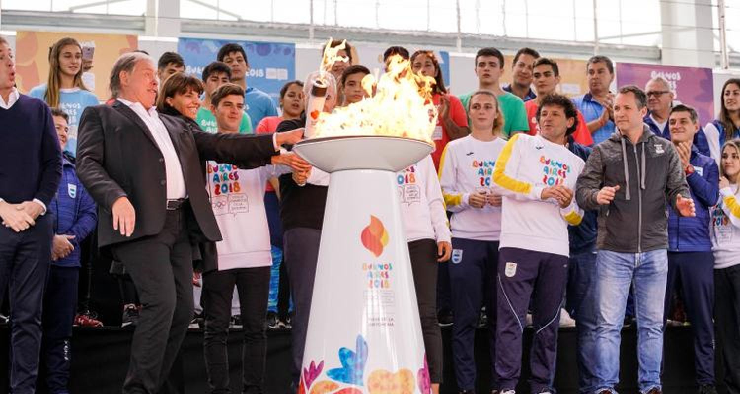 Dante Cittadini encendió el pebetero de Buenos Aires 2018