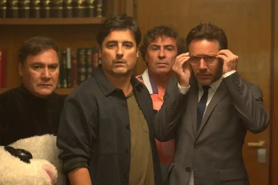 “Papá al rescate”, con Benjamín Vicuña, Jorge Zabaleta, Fernando Larrín, Rodrigo Muñoz y Laurita Fernández.