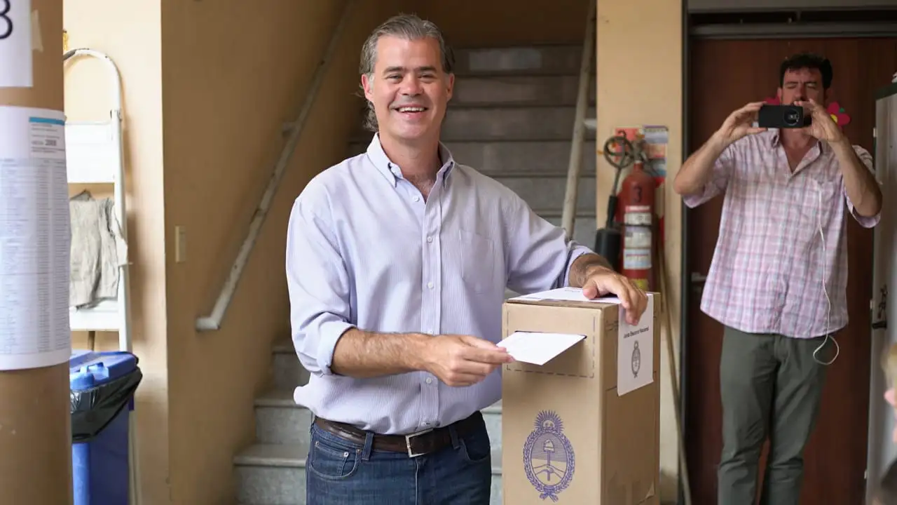 El intendente Piaggio votó y se mostró optimista del proceso electoral
