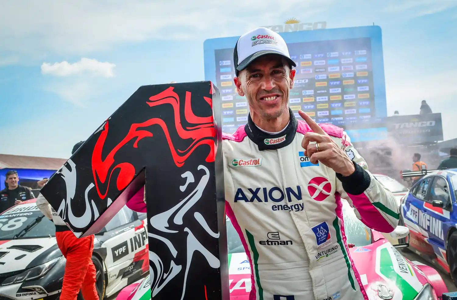 Leonel Pernía tuvo otro productivo fin de semana en el TC2000.