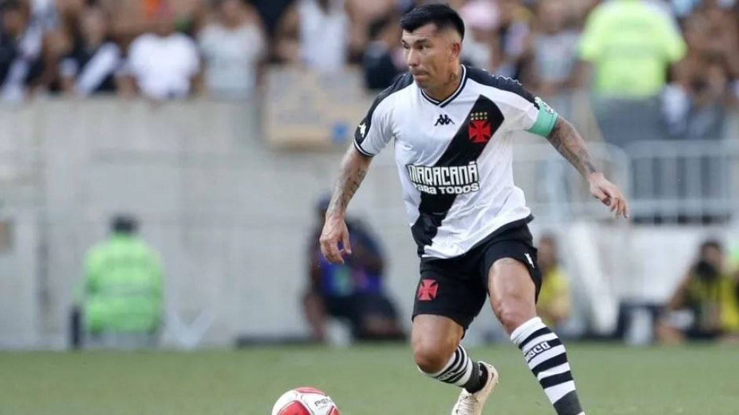 diego martínez gary medel - 1