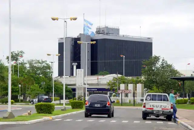 Instituciones y oficinas que se adhirieron al feriado nacional