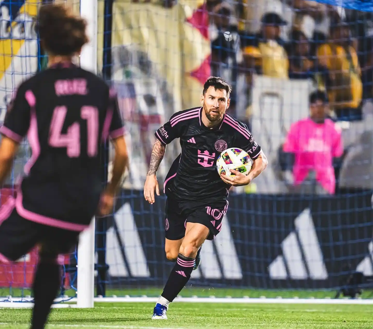 Messi hizo magia en su primer gol oficial del año que le dio el empate a Inter Miami