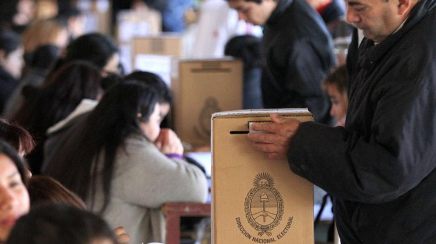 Los nombres de los 18 intendentes bonaerenses que no van por la reelección