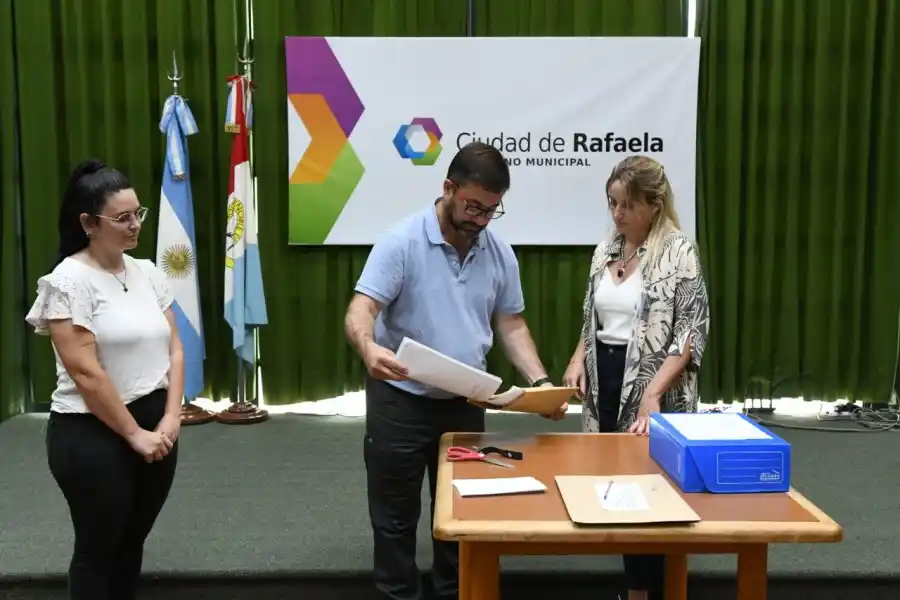 Apertura de sobres para la adquisición de dos corrales