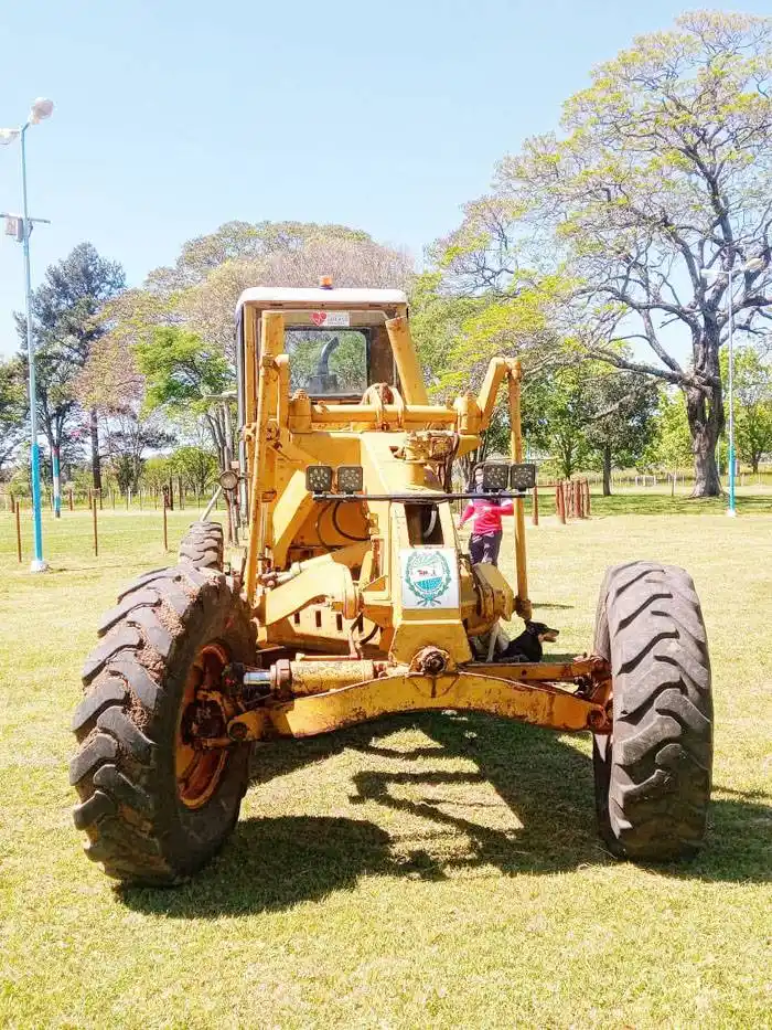 El municipio de  Estancia Grande  incorpora una  motoniveladora 