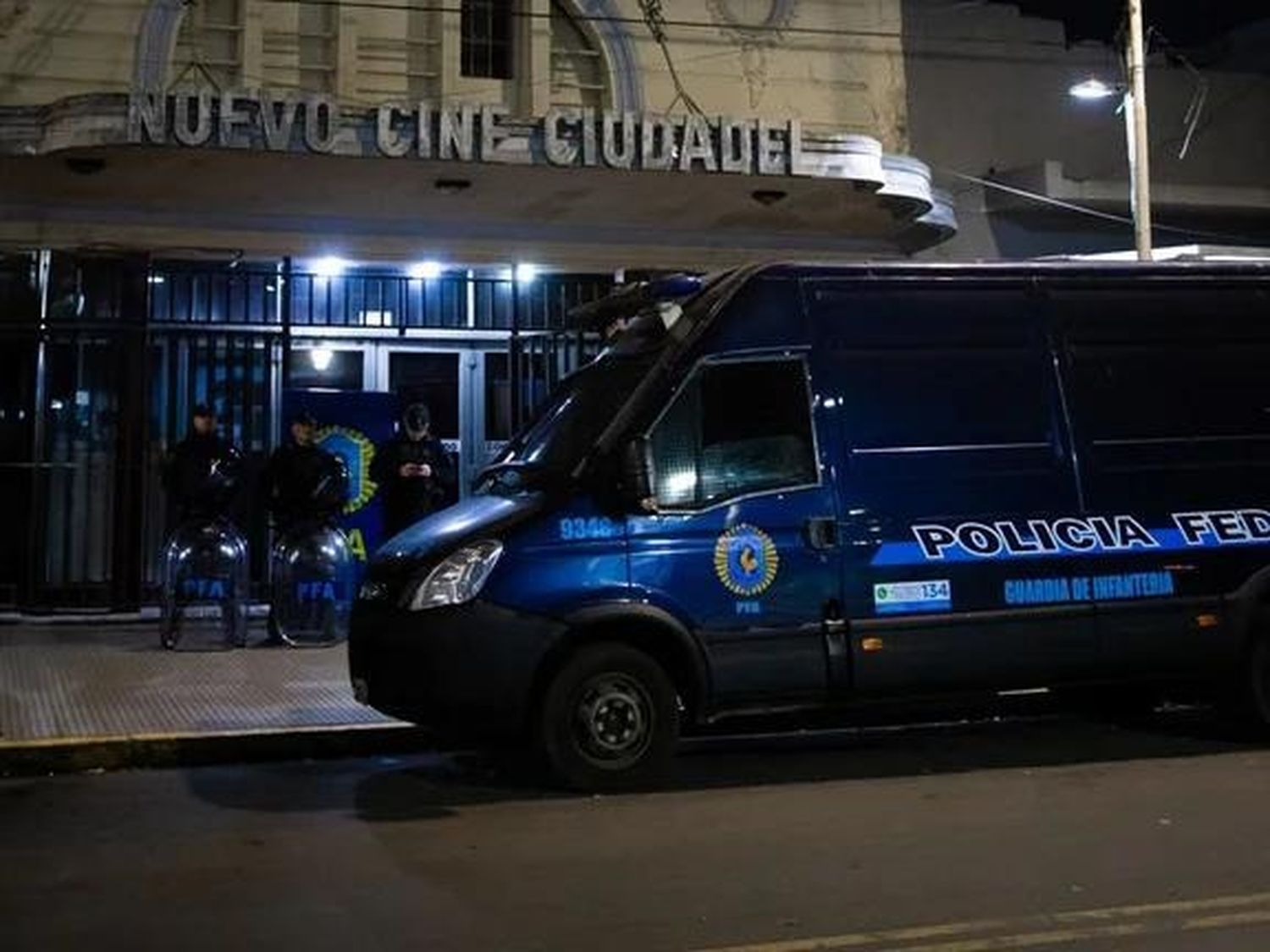 Ciudadela: allanaron un cine "porno" y detuvieron a los dueños por explotación sexual