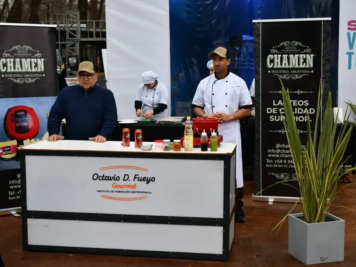 Octavio Fueyo junto a sus colaboradores en la reciente ExpoVenado. Foto: MVT